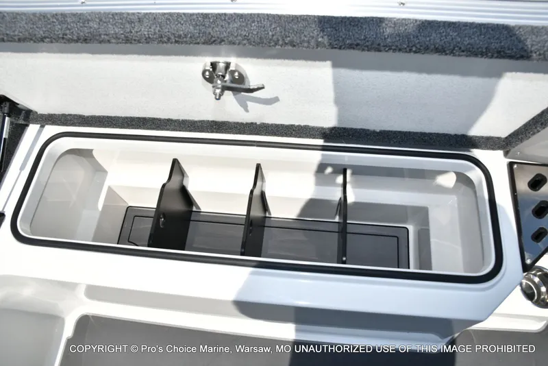 Slide: The Image of Ranger Boats 622FS Pro 2026 - 92