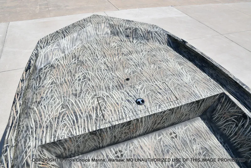 Slide: The Image of Tracker Grizzly 1860 Utility Jon 2026 - 35