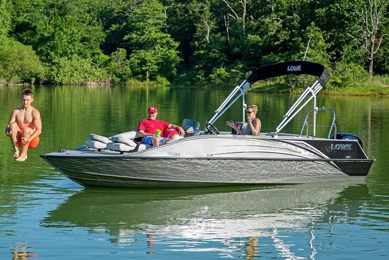 Slide: The Image of Lowe SD224 Sport Deck 2020 - 11