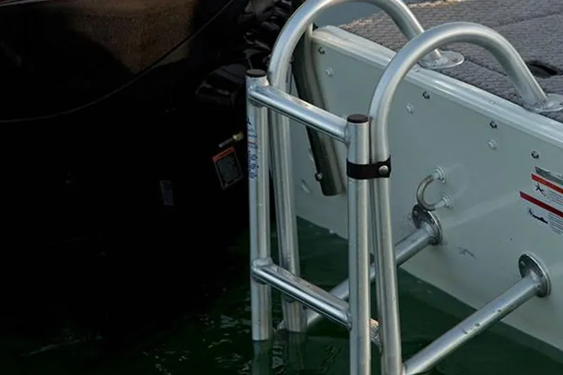 Slide: The Image of Lowe SD224 Sport Deck 2020 - 13