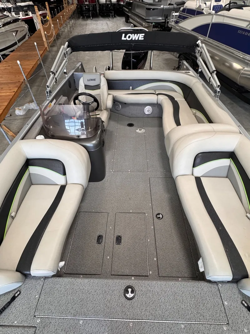 Slide: The Image of Lowe SD224 Sport Deck 2020 - 5