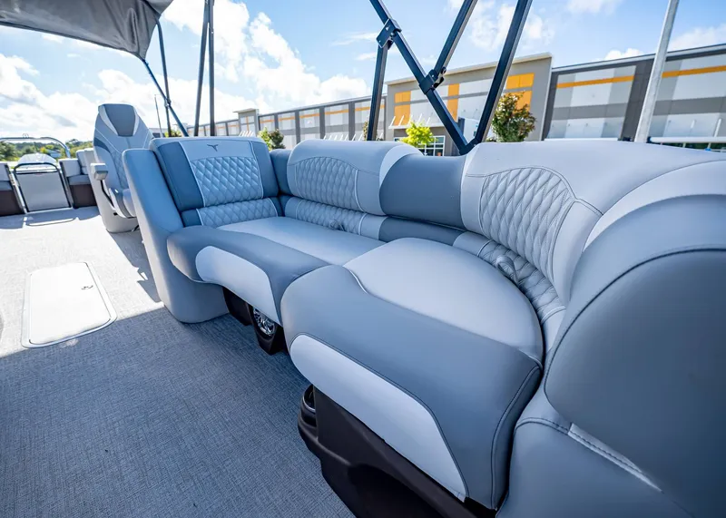 Slide: The Image of Tahoe Cascade 25 Quad Lounge 2025 - 10