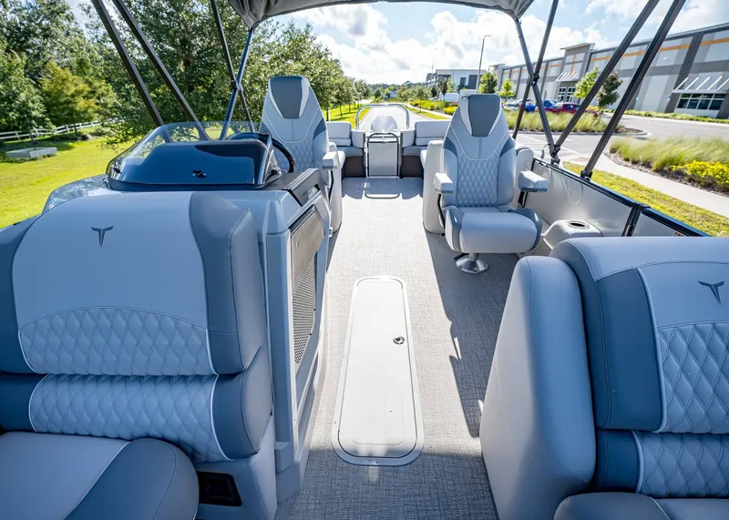 Slide: The Image of Tahoe Cascade 25 Quad Lounge 2025 - 13