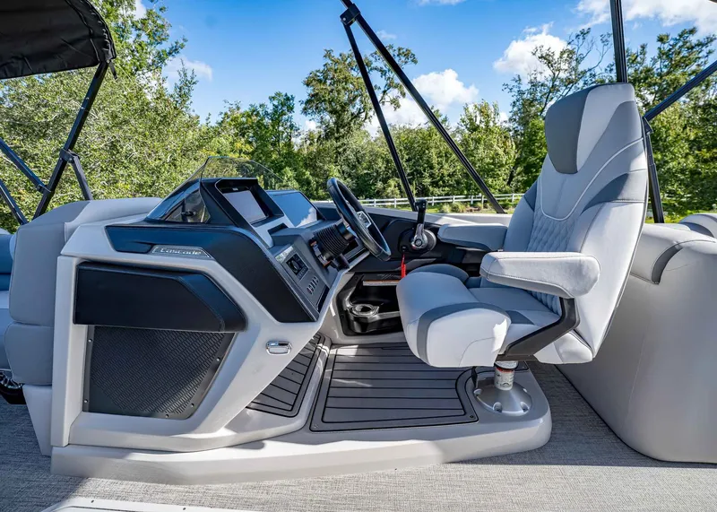 Slide: The Image of Tahoe Cascade 25 Quad Lounge 2025 - 17