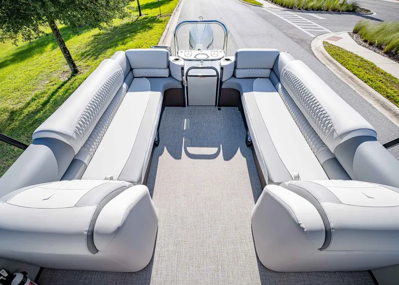 Slide: The Image of Tahoe Cascade 25 Quad Lounge 2025 - 22