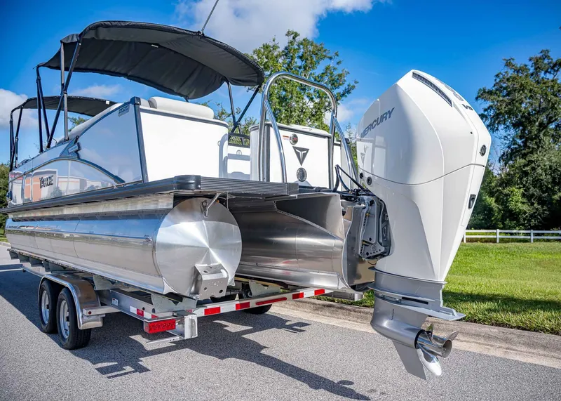 Slide: The Image of Tahoe Cascade 25 Quad Lounge 2025 - 6