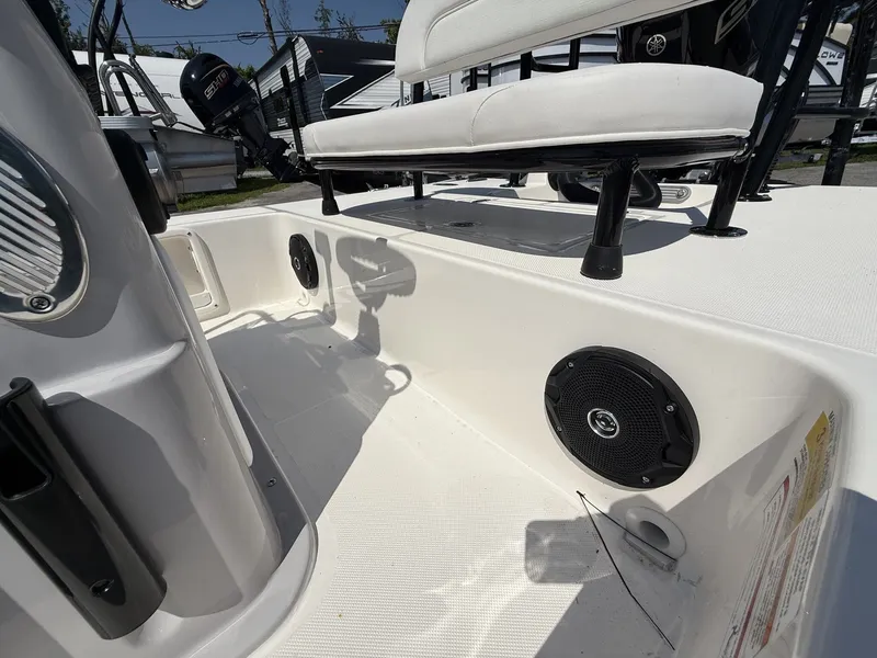 Slide: The Image of Spyder FX17 Flicker 2026 - 8