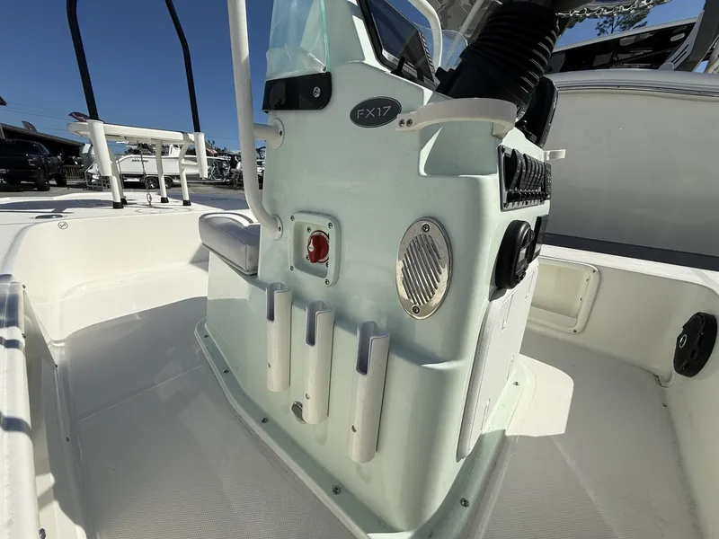 Slide: The Image of Spyder FX17 Flicker 2026 - 12