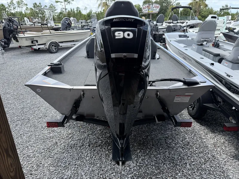 Slide: The Image of Lowe Legacy With 90hp 2025 - 3