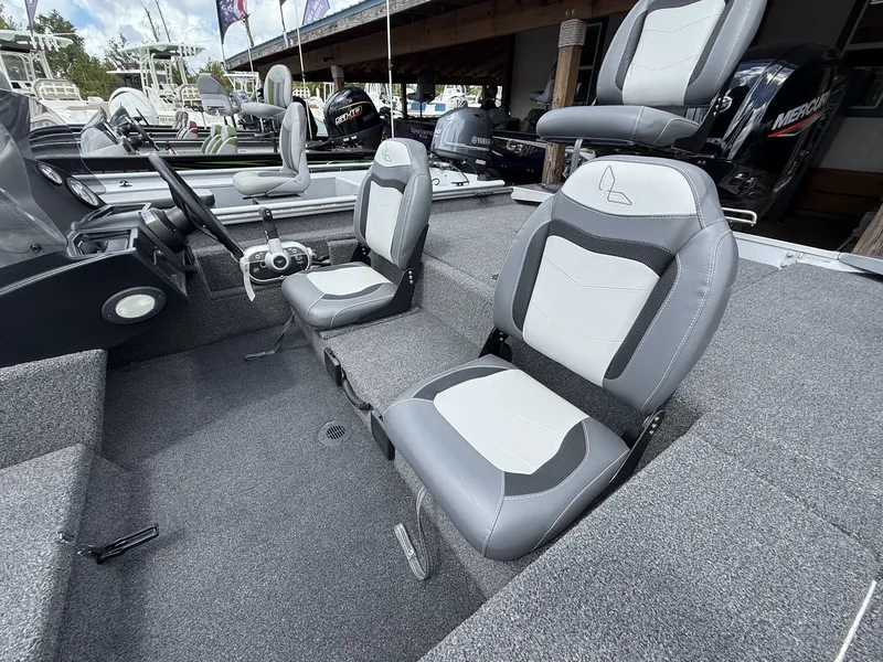 Slide: The Image of Lowe Legacy With 90hp 2025 - 4