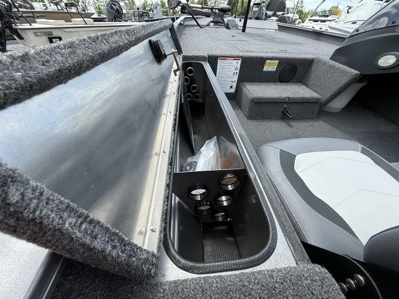 Slide: The Image of Lowe Legacy With 90hp 2025 - 5