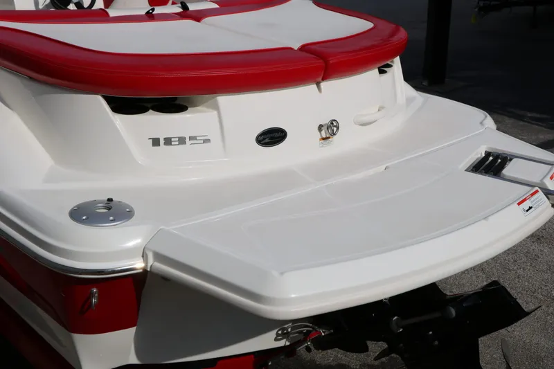 Slide: The Image of Sea Ray 185 Sport 2011 - 10