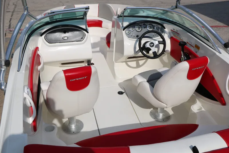 Slide: The Image of Sea Ray 185 Sport 2011 - 12