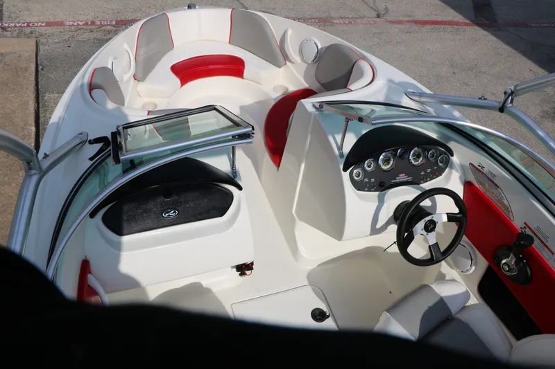 Slide: The Image of Sea Ray 185 Sport 2011 - 14