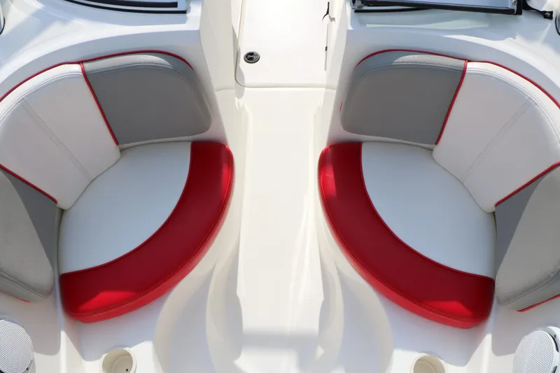 Slide: The Image of Sea Ray 185 Sport 2011 - 19