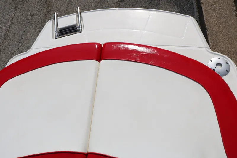 Slide: The Image of Sea Ray 185 Sport 2011 - 23