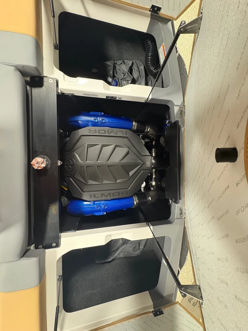 Slide: The Image of MasterCraft NXT24 2026 - 16