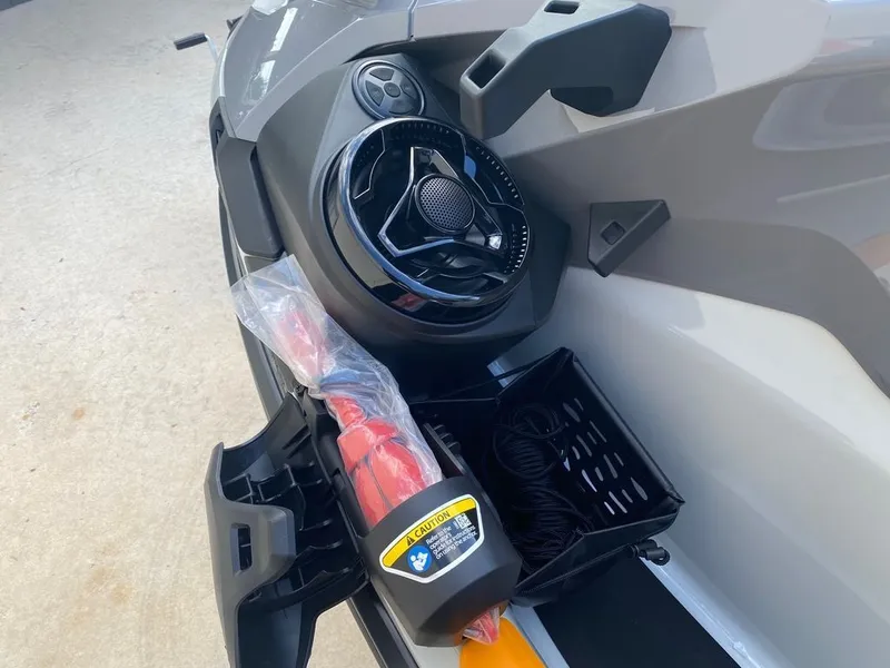 Slide: The Image of Sea-Doo FishPro Trophy 170 2025 - 15