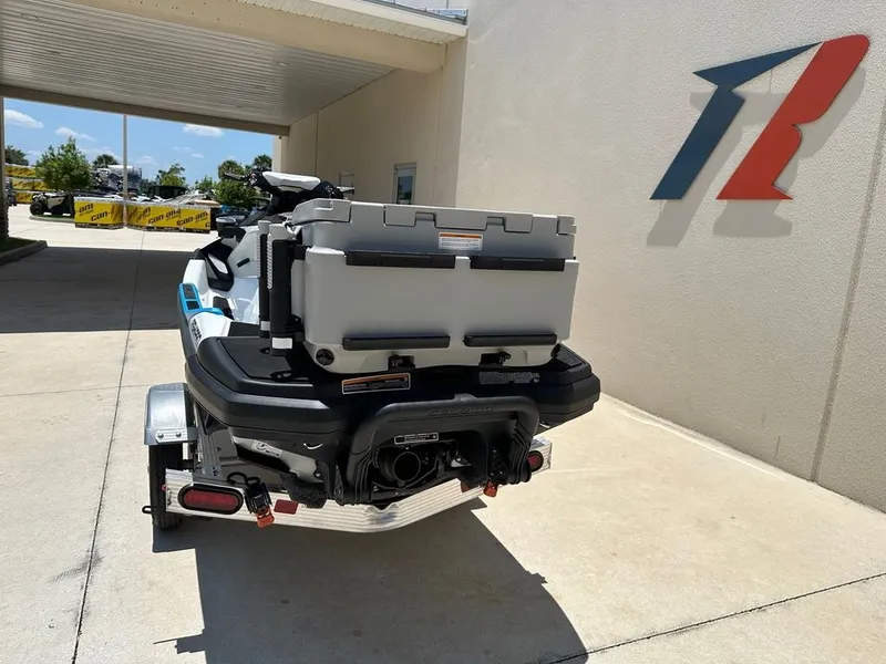 Slide: The Image of Sea-Doo FishPro™ Sport 170 BRP Premium Audio, iD 2025 - 10