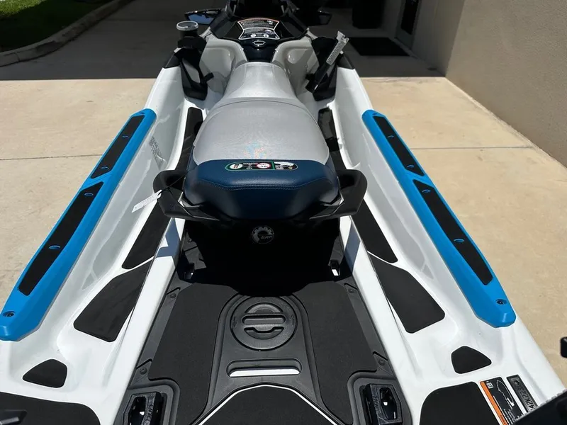 Slide: The Image of Sea-Doo FishPro™ Sport 170 BRP Premium Audio, iD 2025 - 12