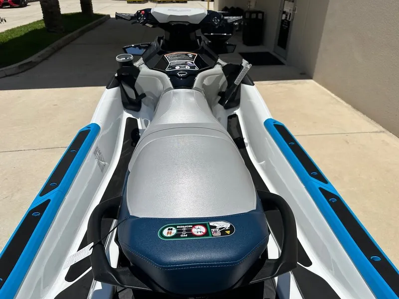 Slide: The Image of Sea-Doo FishPro™ Sport 170 BRP Premium Audio, iD 2025 - 14