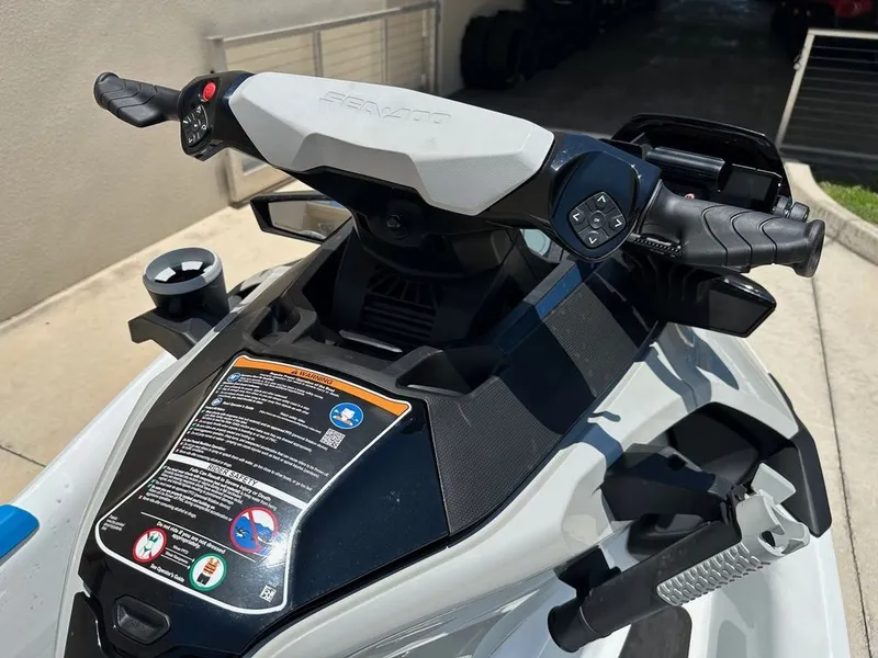 Slide: The Image of Sea-Doo FishPro™ Sport 170 BRP Premium Audio, iD 2025 - 15