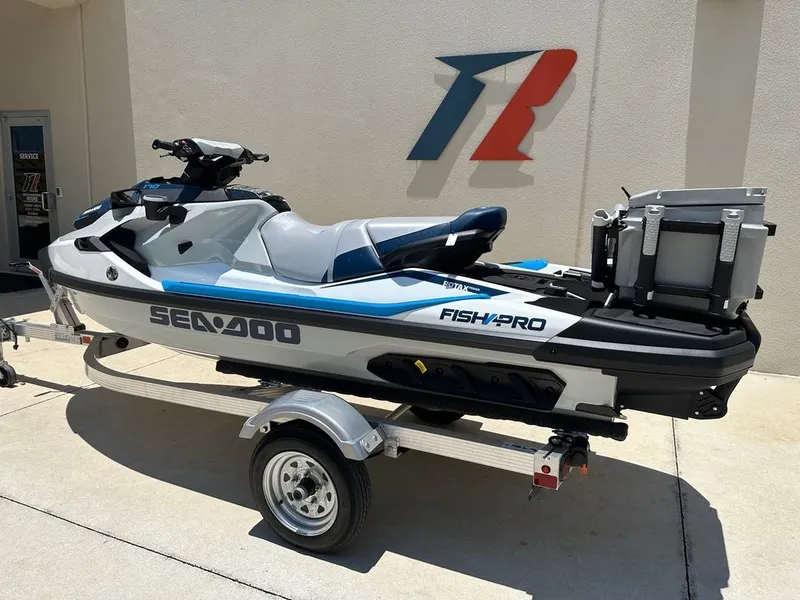 Slide: The Image of Sea-Doo FishPro™ Sport 170 BRP Premium Audio, iD 2025 - 8