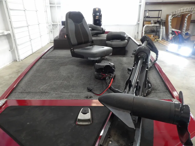 Slide: The Image of Tracker Bass Tracker Classic Limited 2022 - 12