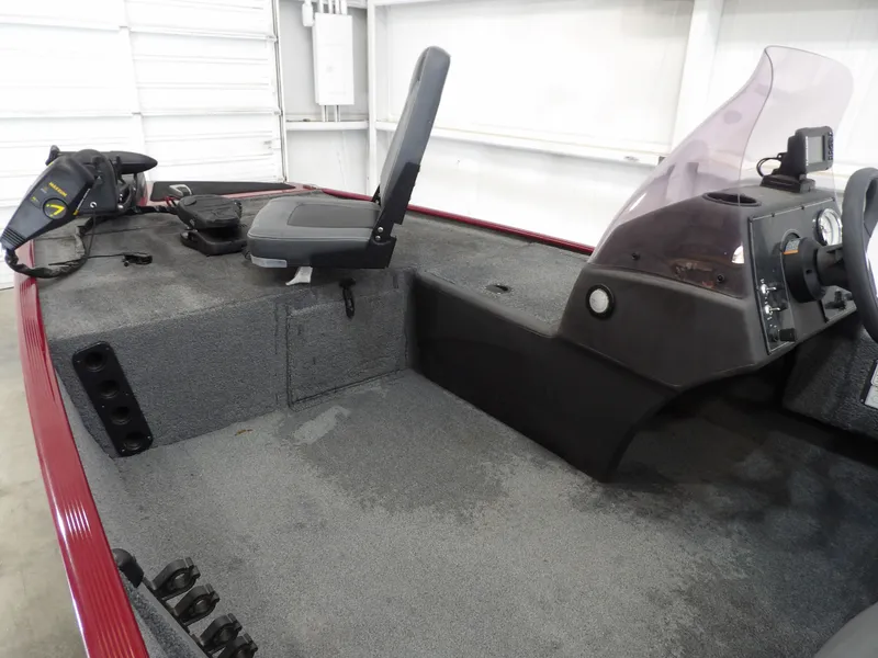 Slide: The Image of Tracker Bass Tracker Classic Limited 2022 - 13