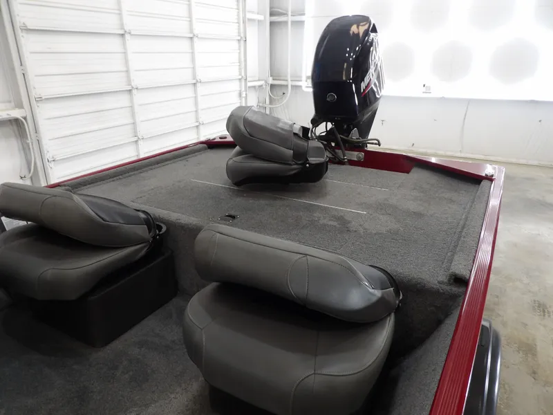 Slide: The Image of Tracker Bass Tracker Classic Limited 2022 - 14