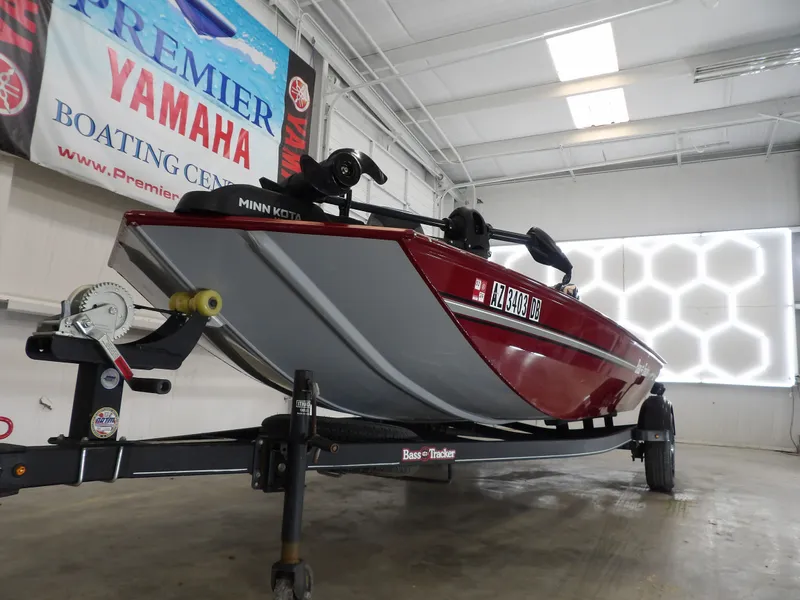 Slide: The Image of Tracker Bass Tracker Classic Limited 2022 - 6