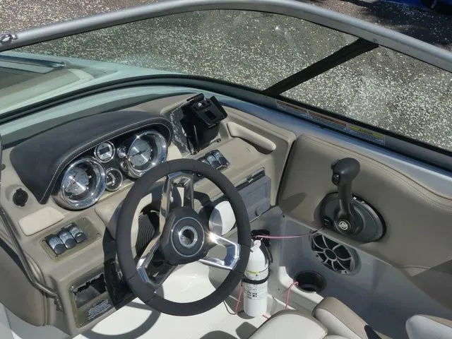 Slide: The Image of Crownline Boats Eclipse E215 XS 2023 - 16