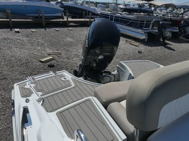 Slide: The Image of Crownline Boats Eclipse E215 XS 2023 - 21