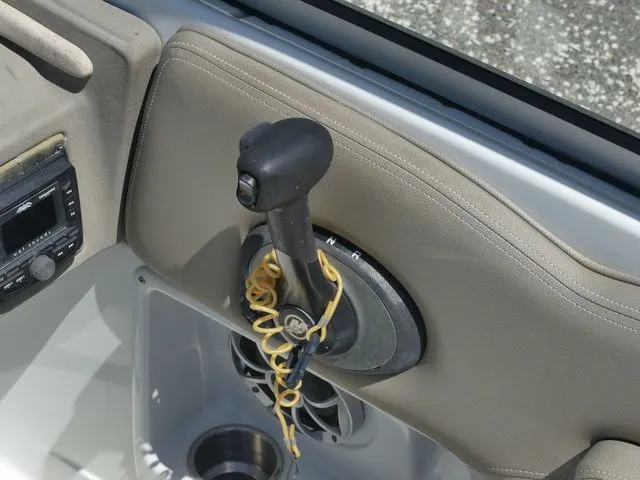 Slide: The Image of Crownline Boats Eclipse E215 XS 2023 - 16