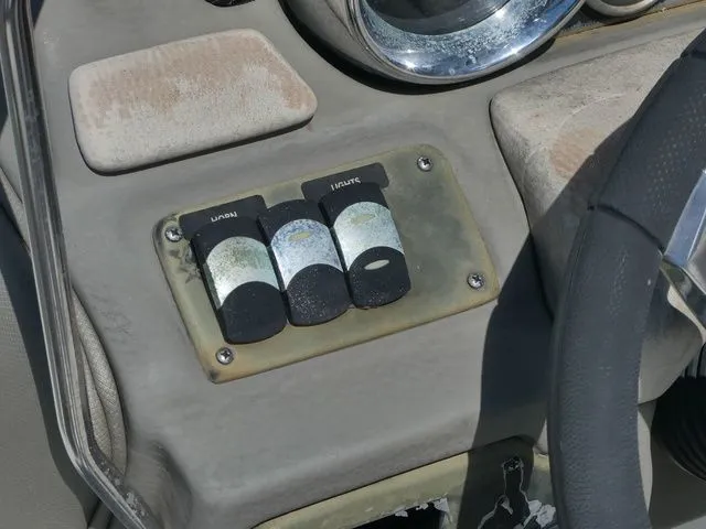 Slide: The Image of Crownline Boats Eclipse E215 XS 2023 - 18