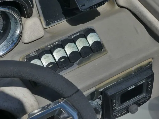 Slide: The Image of Crownline Boats Eclipse E215 XS 2023 - 19