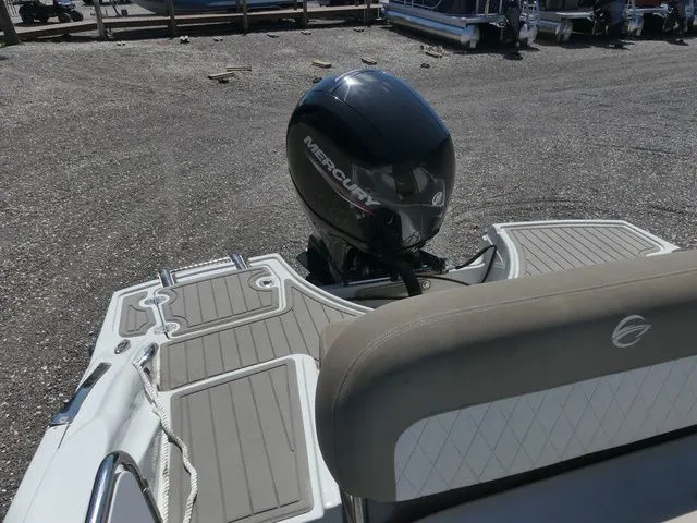 Slide: The Image of Crownline Boats Eclipse E215 XS 2023 - 21