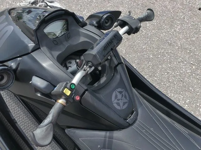 Slide: The Image of Kawasaki Jet Ski® Ultra® 310R 2015 - 12