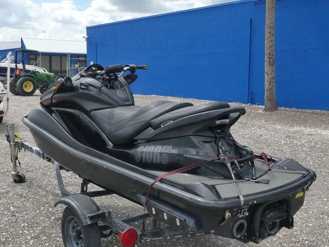 Slide: The Image of Kawasaki Jet Ski® Ultra® 310R 2015 - 6