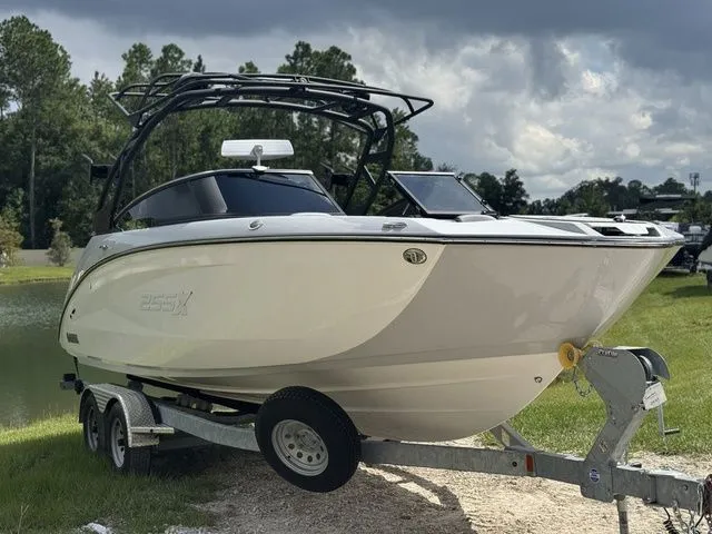 The Image of Yamaha 255XE 2024 - 1