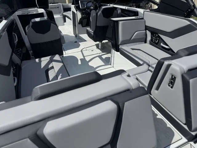 Slide: The Image of Yamaha 255XE 2024 - 11