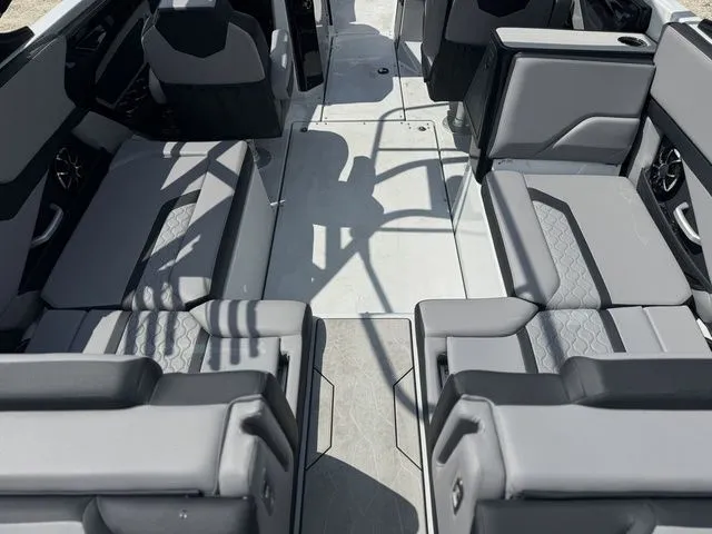 Slide: The Image of Yamaha 255XE 2024 - 12