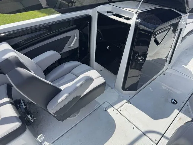 Slide: The Image of Yamaha 255XE 2024 - 16