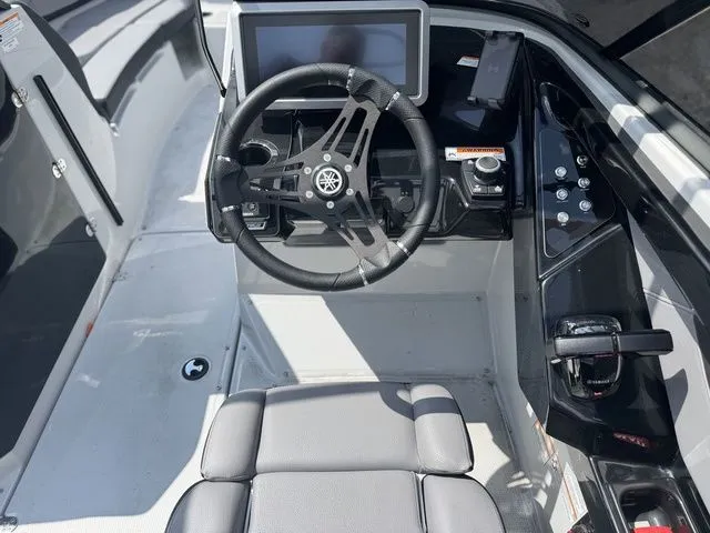 Slide: The Image of Yamaha 255XE 2024 - 19