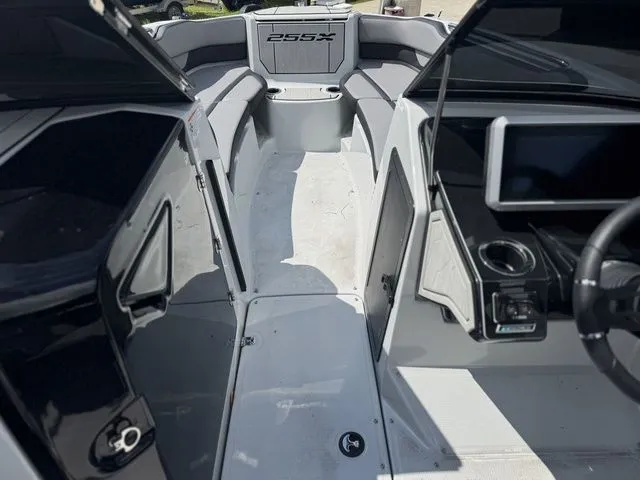 Slide: The Image of Yamaha 255XE 2024 - 20