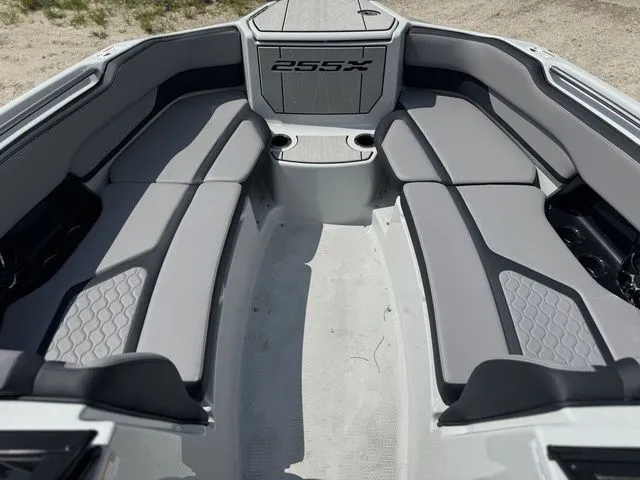 Slide: The Image of Yamaha 255XE 2024 - 23