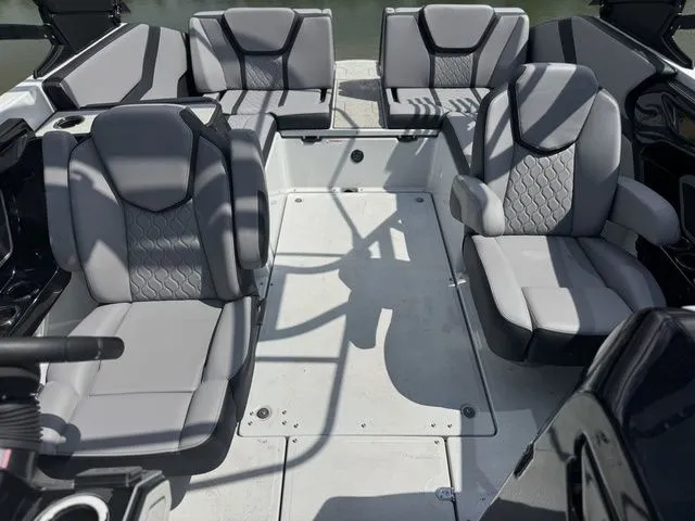 Slide: The Image of Yamaha 255XE 2024 - 29