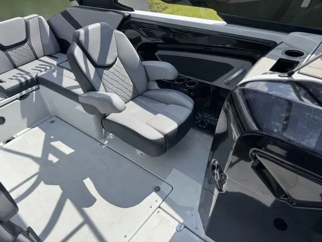 Slide: The Image of Yamaha 255XE 2024 - 30