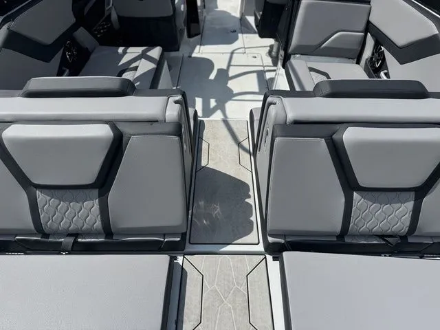 Slide: The Image of Yamaha 255XE 2024 - 9