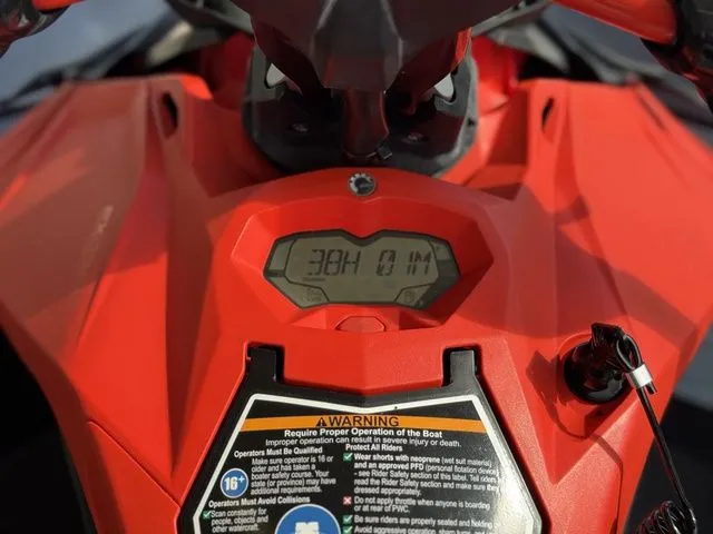 Slide: The Image of Sea-Doo Spark Trixx 2up 2022 - 12